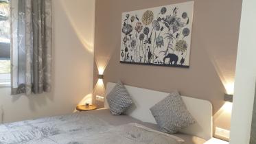AT Schlafzimmer Sand Bett