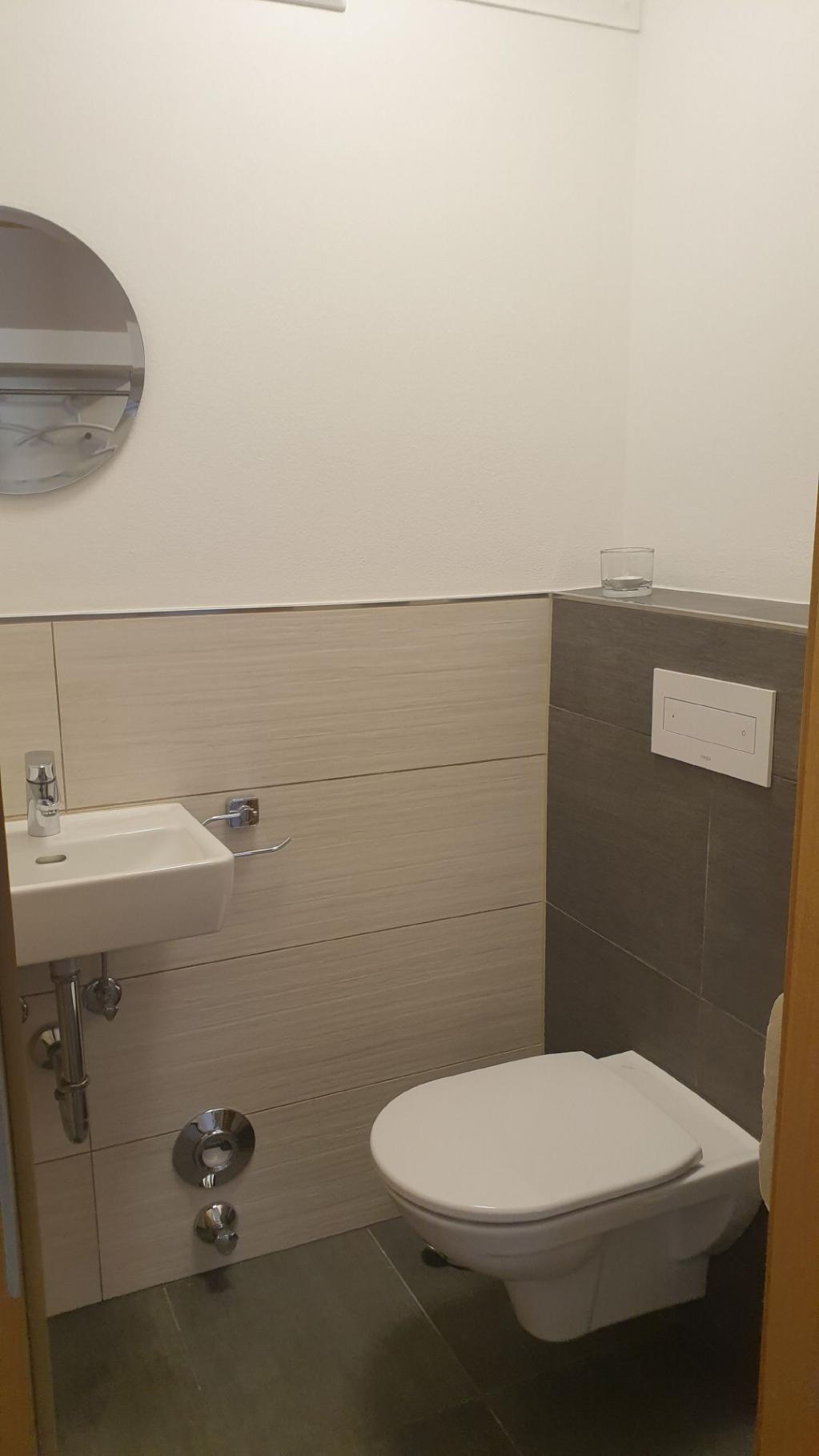 AT Toilette